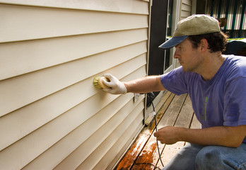 How to Identify and Remedy Siding Damage